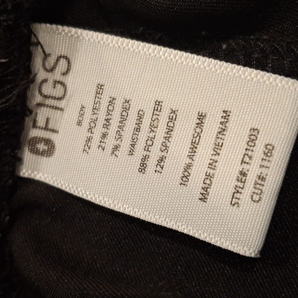 Figs Set of Black Livingston Scrub Pants & Casma Top Size XS - Picture 12 of 12